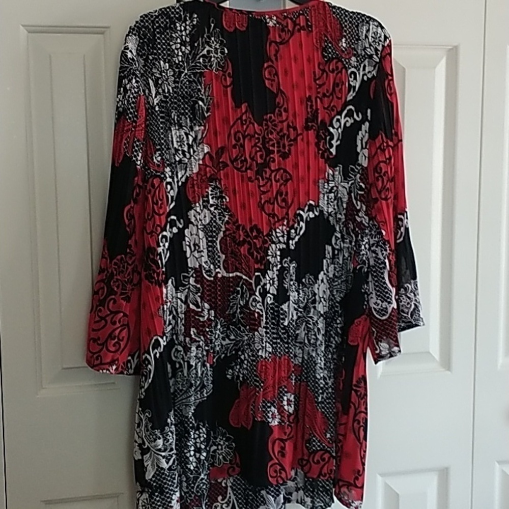 Avenue V Neck Accordion Pleated Tunic Top Blouse 26/28 - Picture 7 of 10